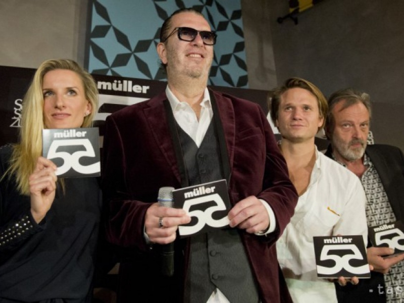 Nový album Richarda Müllera „55“ pokrstila  bozkom Adela Banášová, ktorej venoval jednu skladbu!