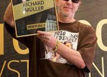 Richard Müller získal ako prvý interpret ocenenie „Zlatá vstupenka“ za vyše 100 000 predaných vstupeniek cez predpredaj.sk !